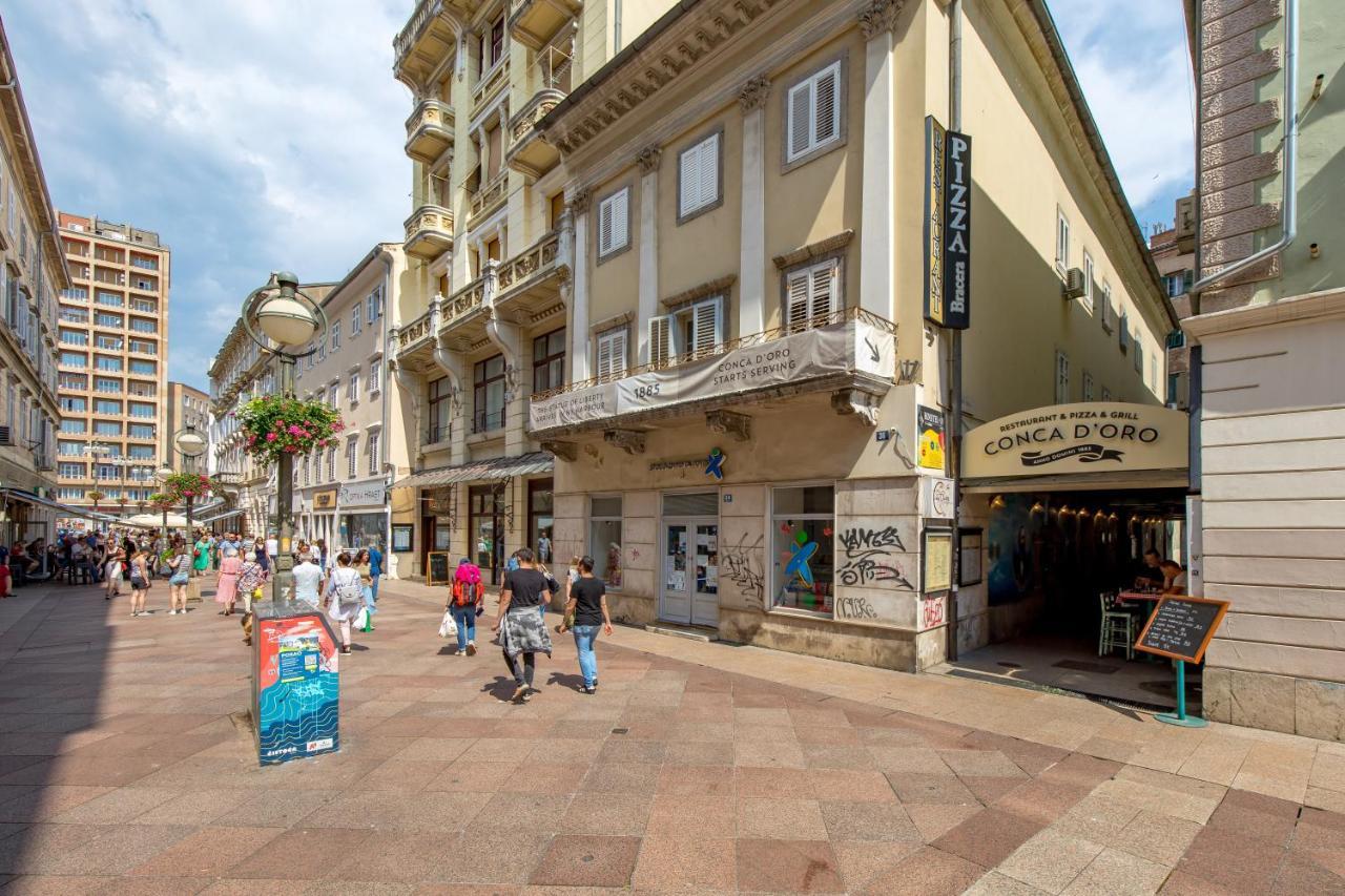 El Caminante Apartment Rijeka Exteriör bild