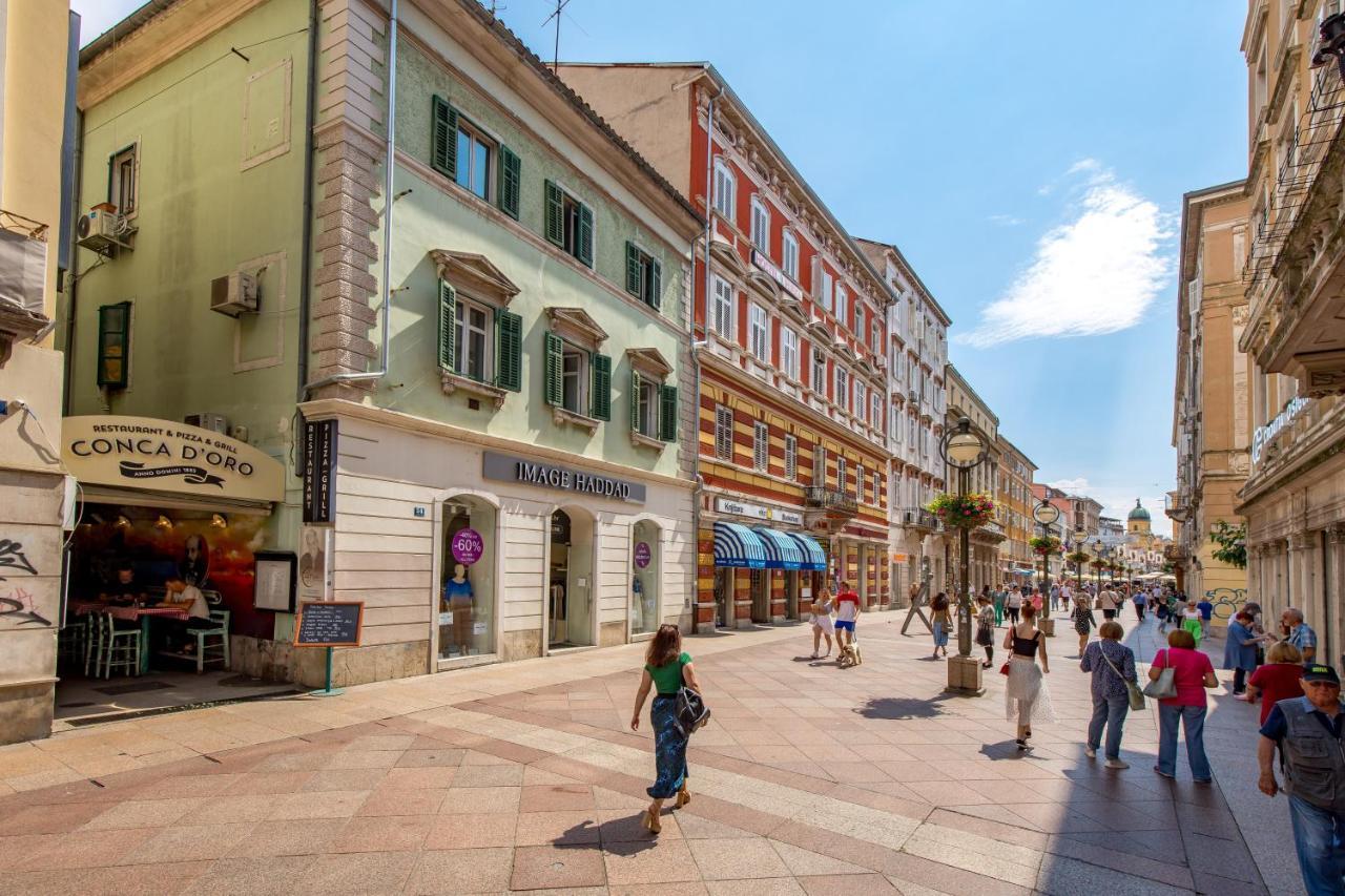 El Caminante Apartment Rijeka Exteriör bild